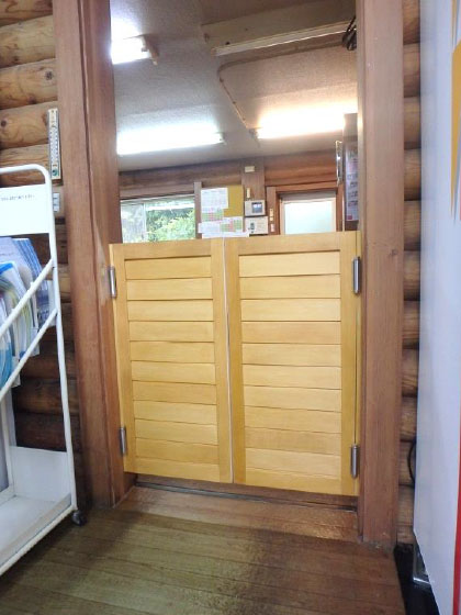 事務所の扉の交換