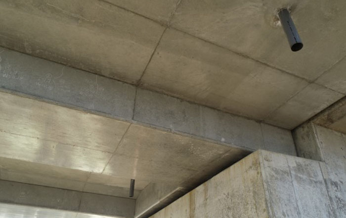 ドローンを用いた外壁調査